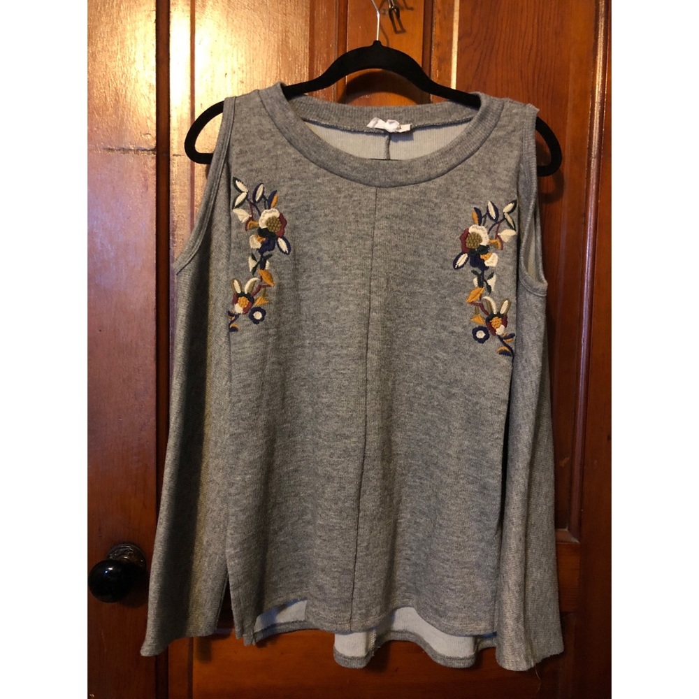 Cold shoulder embroidered sweater